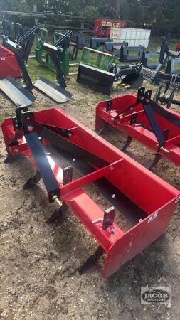 Unused Mapleside 5ft box scraper