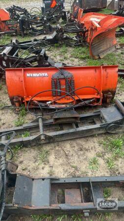Kubota front mount blade off L series Kubota