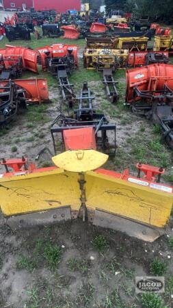 HLA V blade with mount for Kubota L series tractor