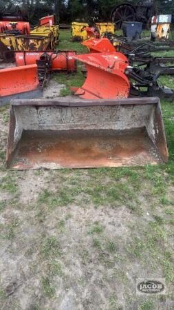 6ft skid steer quick tach material bucket