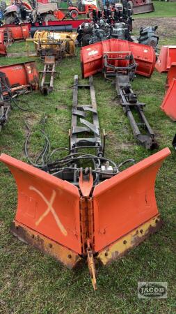 Front v blade with mount for L series Kubota