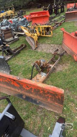 Kubota B2763 blade with mount