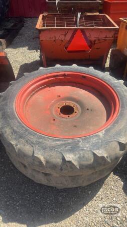 Pair of 9.5 -32 tires on 6bolt Kubota wheels