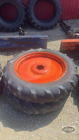 Pair of 9.5 -32 tires on 6bolt Kubota wheels