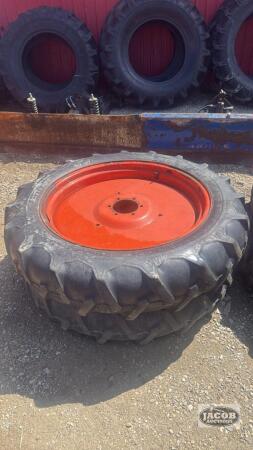 Pair of 9.5 -32 tires on 6bolt Kubota wheels