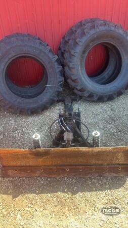 Front mount hydraulic angle blade with mount for John Deere compact tractor
