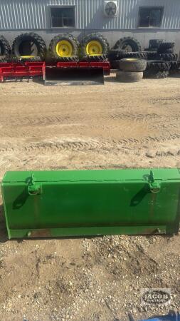John Deere 5ft quick tach material bucket