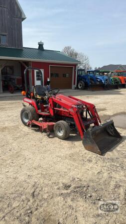 Massey Ferguson GC2300 loader tractor 4x4