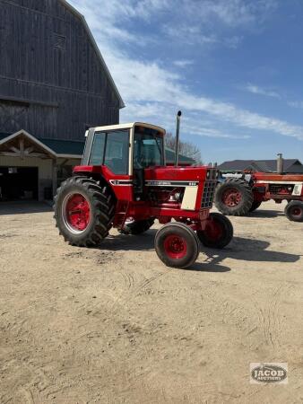International 986