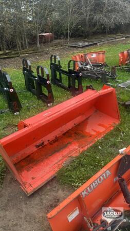 6ft Kubota skid steer quick tach material bucket