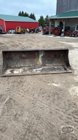 8ft Alo quick tach material bucket
