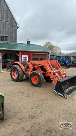 Kubota M7040 loader tractor 4x4