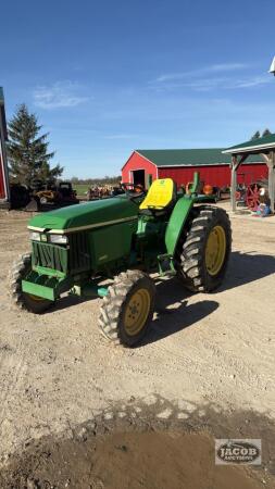 John Deere 4005 tractor 4x4