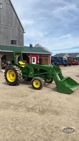 John Deere 2040 loader tractor
