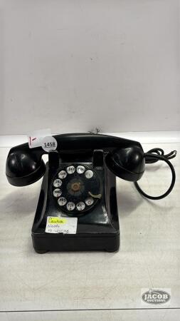 OLD ROTARY DIAL TELEPHONE