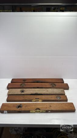 WOODEN LEVEL LOT