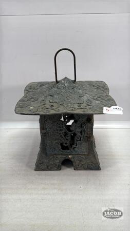 METAL CANDLE LANTERN