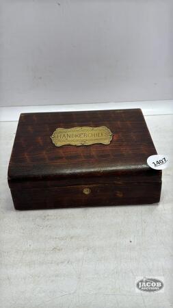WOODEN HANKERCHIEF BOX