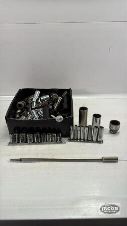 ASSORTMENT OF SHALLOW & DEEP SOCKETS