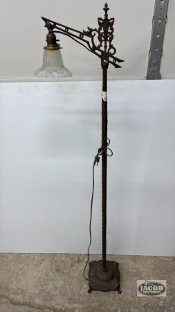 CAST IRON BRIDGE LAMP