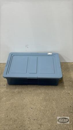 RUBBERMAID 26.4L TOTE WITH LID