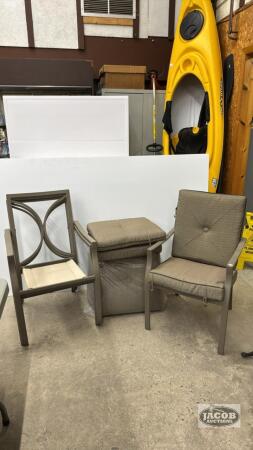 SET OF 4 PATIO CHAIRS WITH CUSHIONS