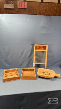 WOODEN DECORATION LOT