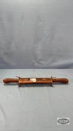 WOODEN HANDLED CARVING SET WITH FOOTED CASE