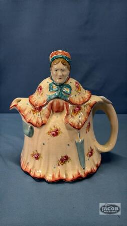 LITTLE OLD LADY FIGURAL TEA POT