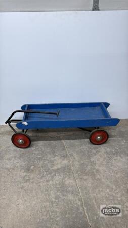 WOODEN & METAL WAGON