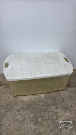 RUBBERMAID TOTE 109L WITH LID