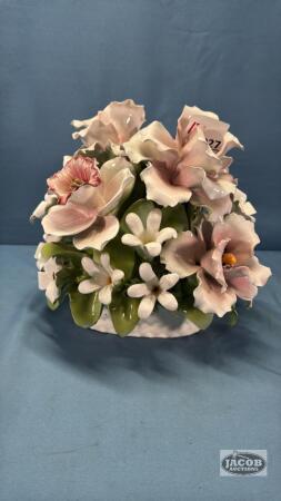 ITALIAN CHINA FLORAL ARRANGMENT