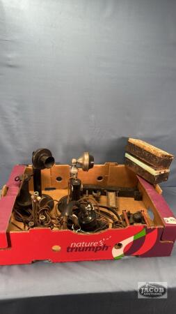QUANTITY OF VINTAGE TELEPHONE ITEMS