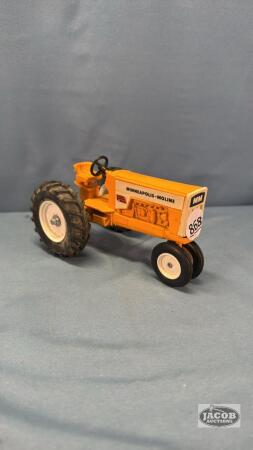 MINNEAPOLIS-MOLINE NARROW FRONT TRACTOR