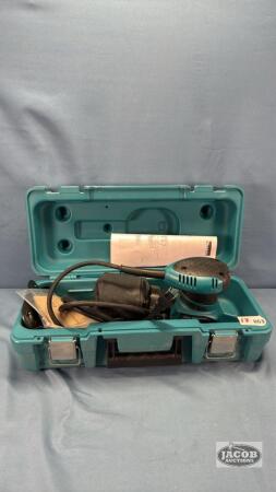 MAKITA 120V PALM SANDER