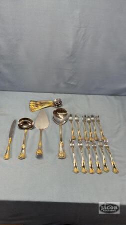 ASSORTED CUTLERY LOT