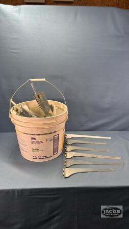 LARGE QTY OF DISPLAY CABINET SHELF BRACKETS