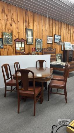 1940'S DINING ROOM TABLE & 6 CHAIRS