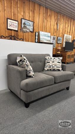 LOVE SEAT WITH 2 THROW PILLOWS