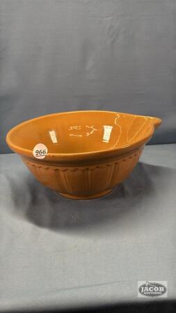 11IN POTTERY MIXING BOWL