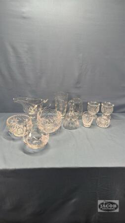 ASSORTED GLASSWARE LOT