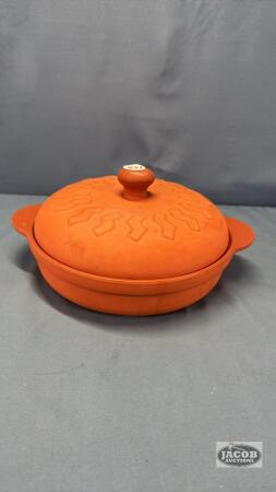 9.5IN METAL-CLAY PAN WITH LID