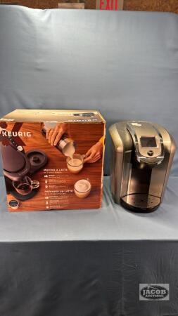 KEURIG COFFEE MAKER