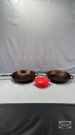 5IN BRIE DISH WITH LID&(2) 10IN CAST IRON FRY PANS