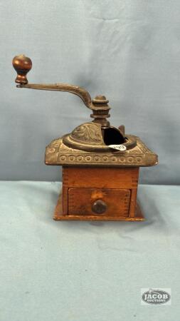 VINTAGE COFFEE GRINDER