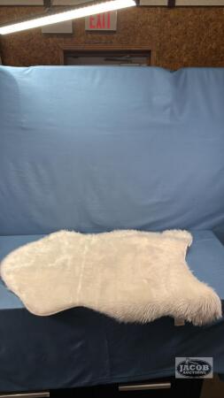 THE PEANUTSHELL DECORATIVE MAT