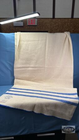 AUSLAND WOOLLEN MILL BLANKET