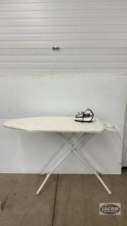IRONING BOARD W/HOLDER & BLACK & DECKER STEAM IRON