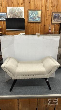 UPHOLESTERED BENCH