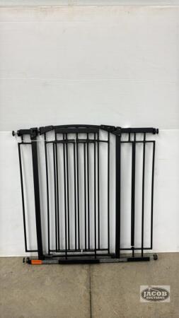 METAL SAFTETY GATE FOR DOORWAY